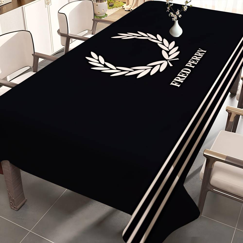 Home Textiles Today Logo - Obrus prostokątny z logo FRED PERRY,